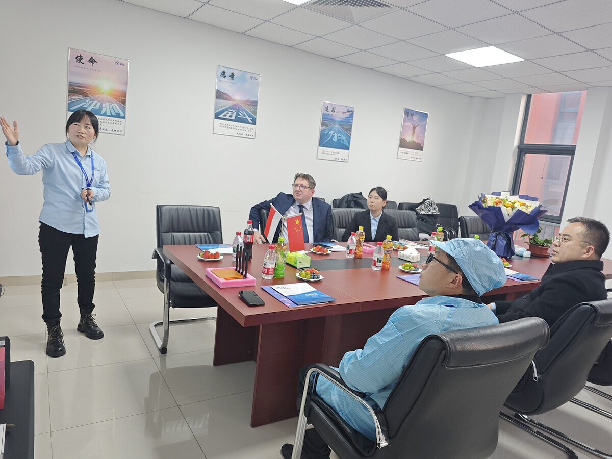 波蘭學(xué)者考察光潤通